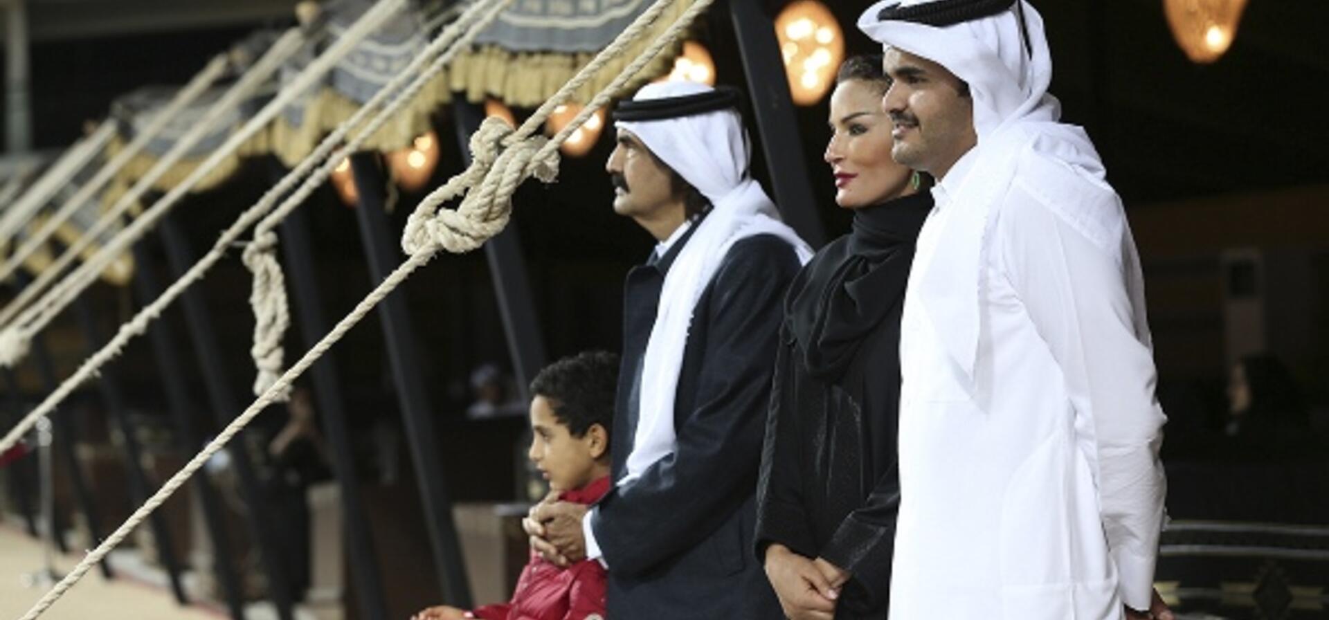 صاحب السمو الأمير الوالد وصاحبة السمو يشهدان الجائزة الكبرى لبطولة لونجين للفروسية