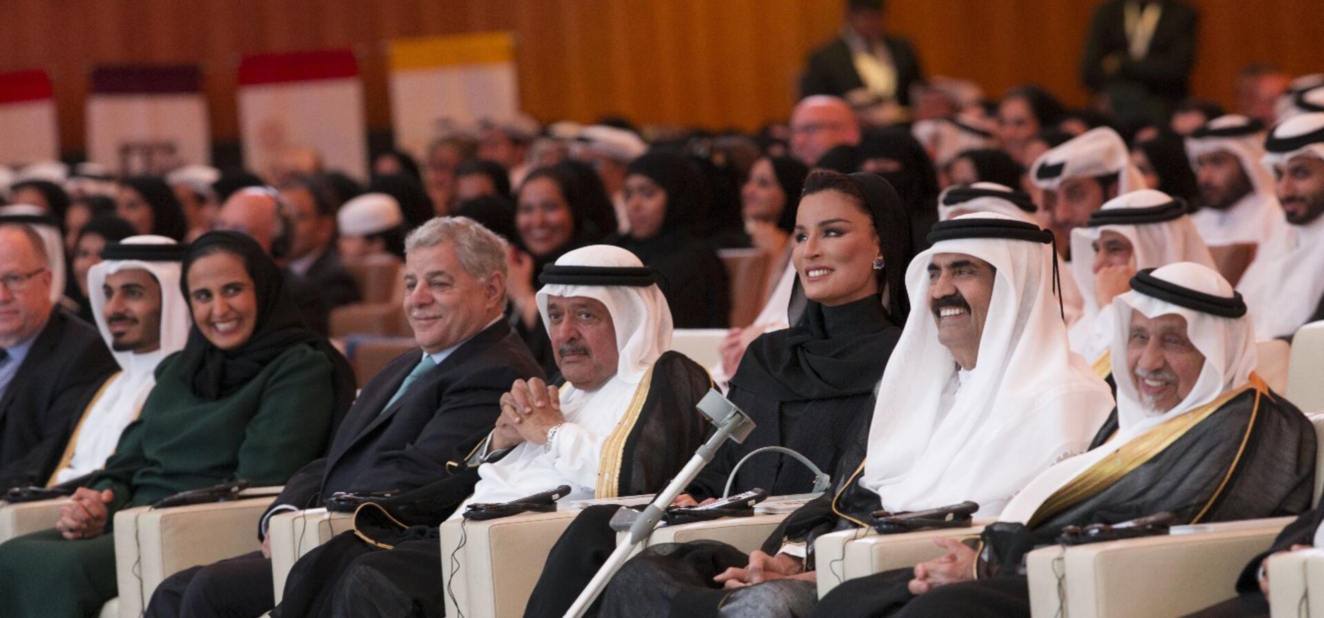 صاحب السمو الأمير الوالد و صاحبة السمو  يشهدان حفل تكريم خريجي مؤسسة قطر 2016