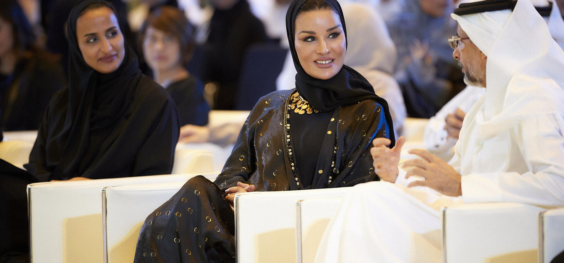 صاحبة السمو الشيخة موزا بنت ناصر تُكرّم الفائزين بجائزة "أخلاقنا" 