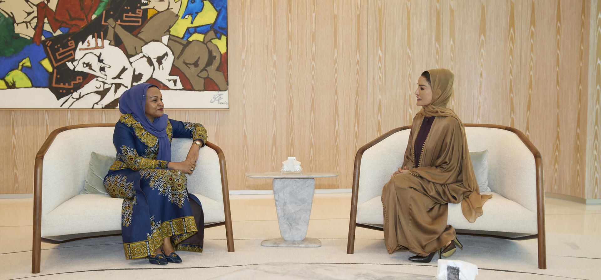 صاحبة السمو تجتمع بحرم فخامة رئيس زنجبار