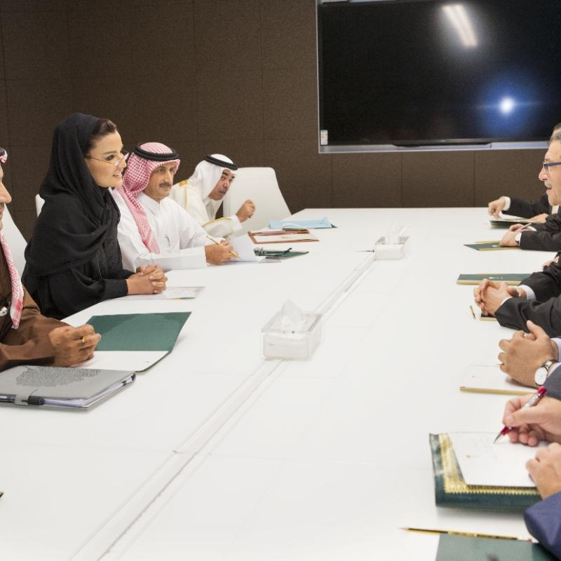 HH Sheikha Moza Meets Tunisian PM